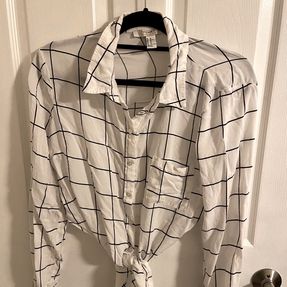 Black and white cropped button up
